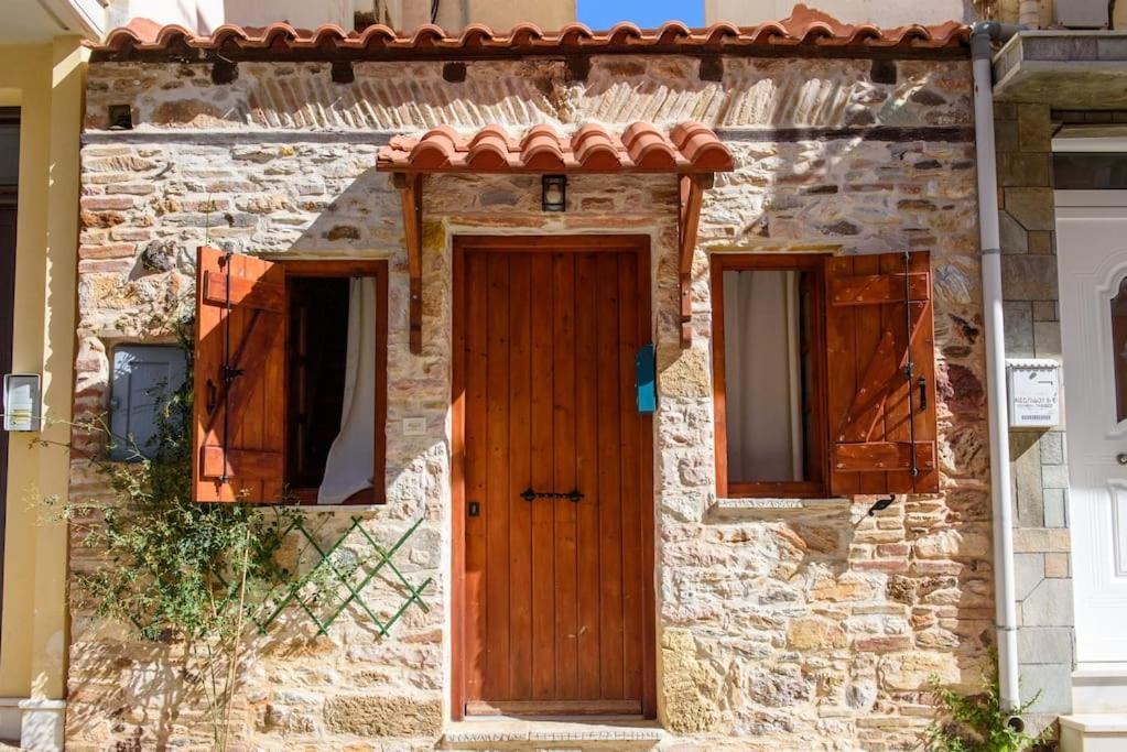 Lavrio Stone House 5 Min From The Centre/Port Appartement Buitenkant foto