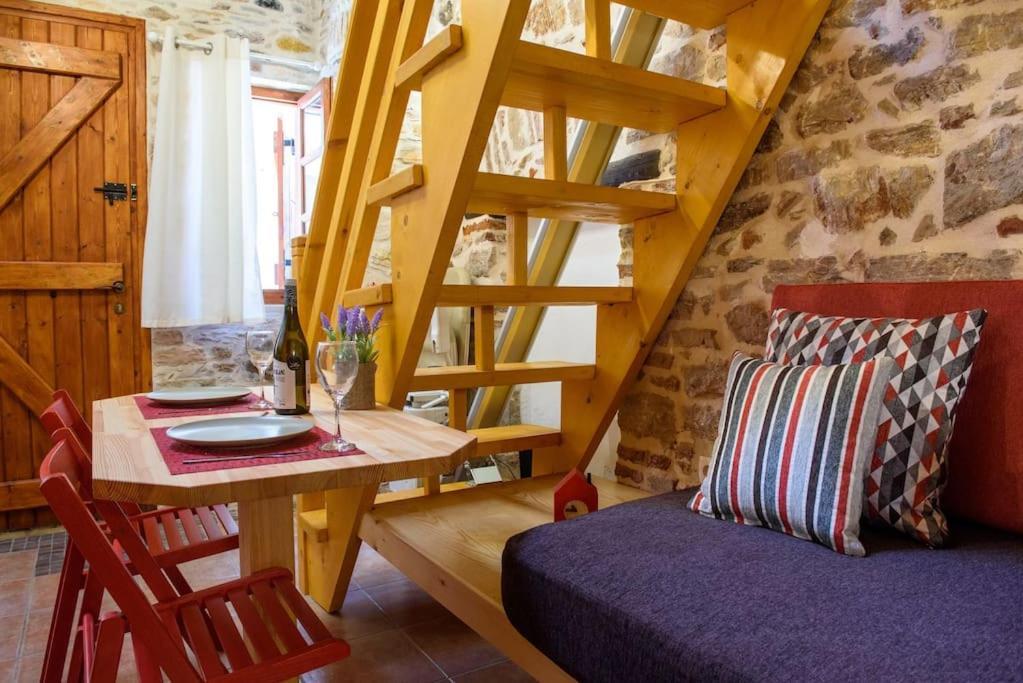 Lavrio Stone House 5 Min From The Centre/Port Appartement Buitenkant foto