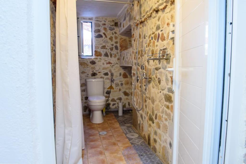 Lavrio Stone House 5 Min From The Centre/Port Appartement Buitenkant foto